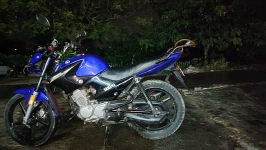 yamaha YBR 125 in good condition. single hand used