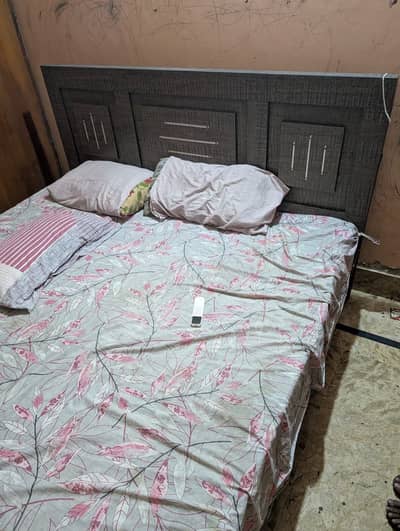 Queen bed set