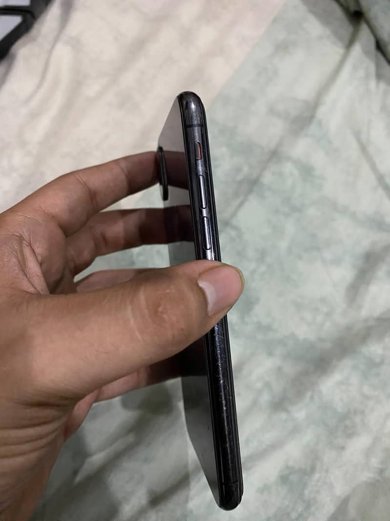 Apple iPhone X 3
