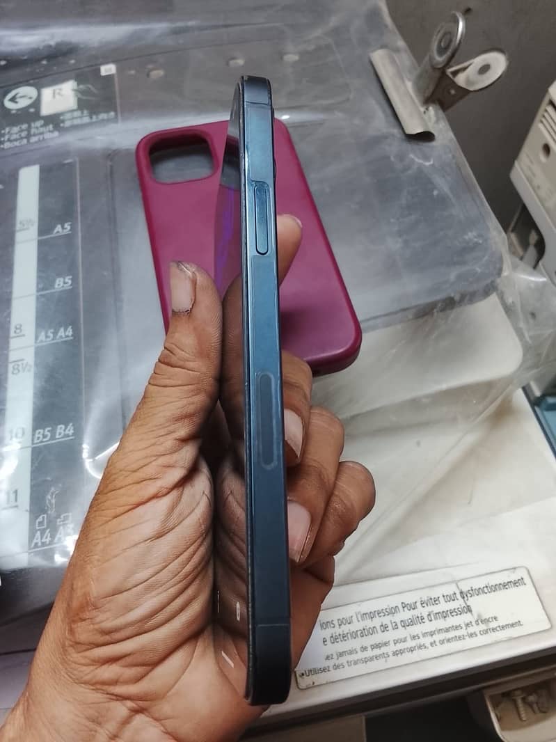 Iphone 12pro 8