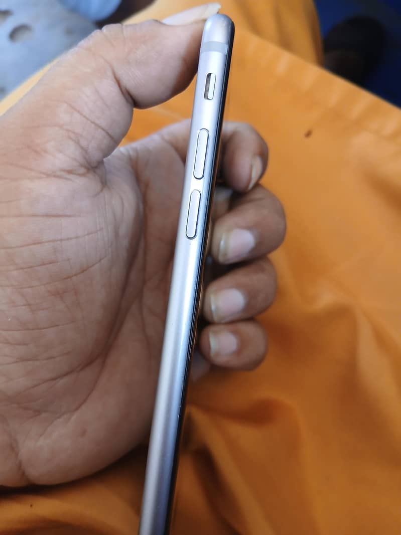Apple iPhone 6 2