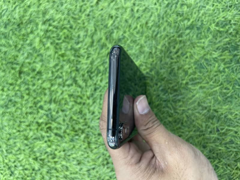 Iphone xs 4