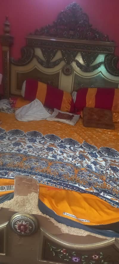 bed and dressing table