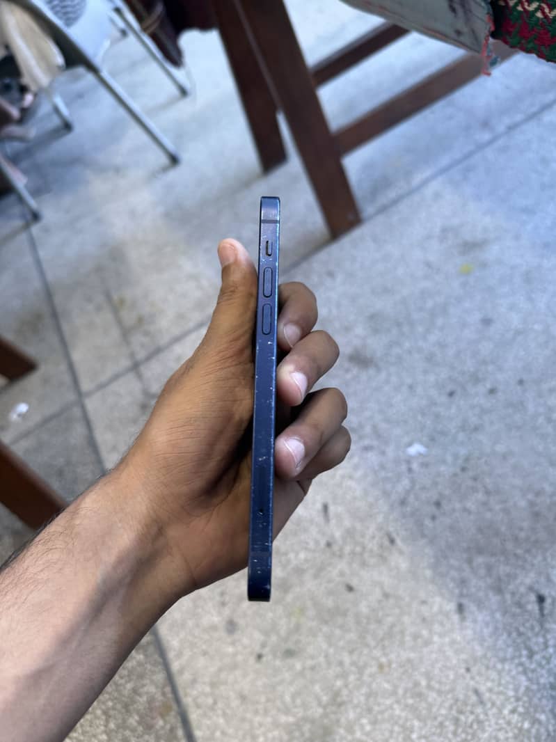Apple iPhone 12 1