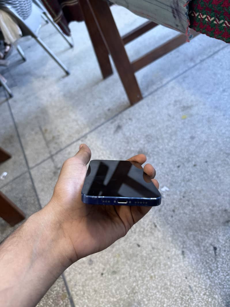 Apple iPhone 12 2