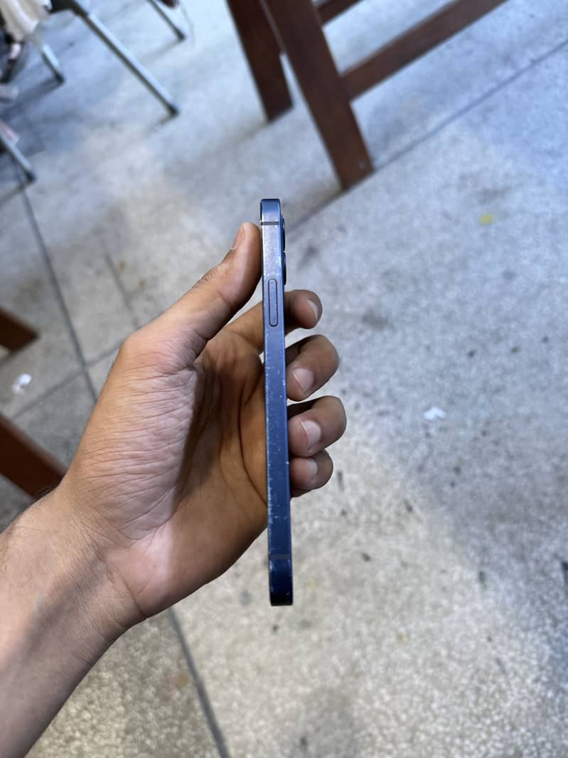 Apple iPhone 12 3