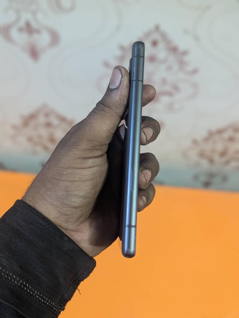 Google Pixel 7a 5
