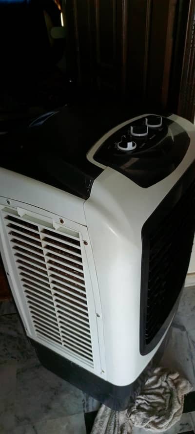dc room coolor almost 10by10 with 12 volt dc supply