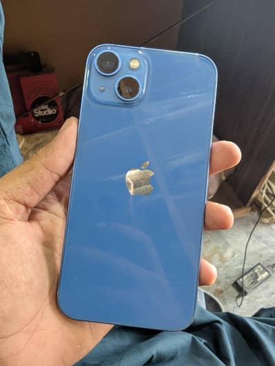 Apple iPhone 13