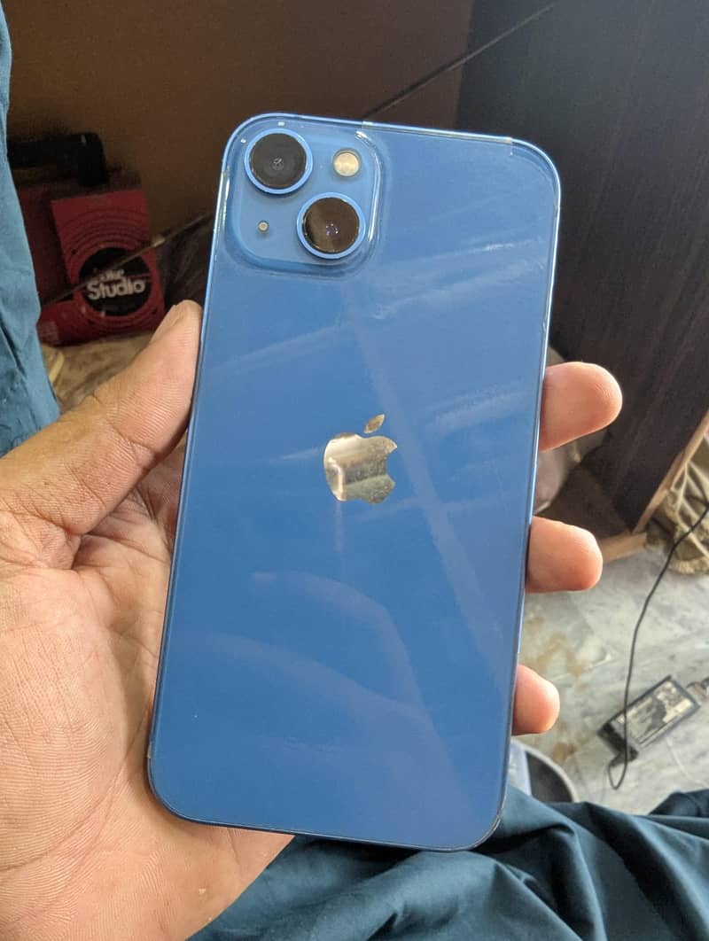 Apple iPhone 13 0