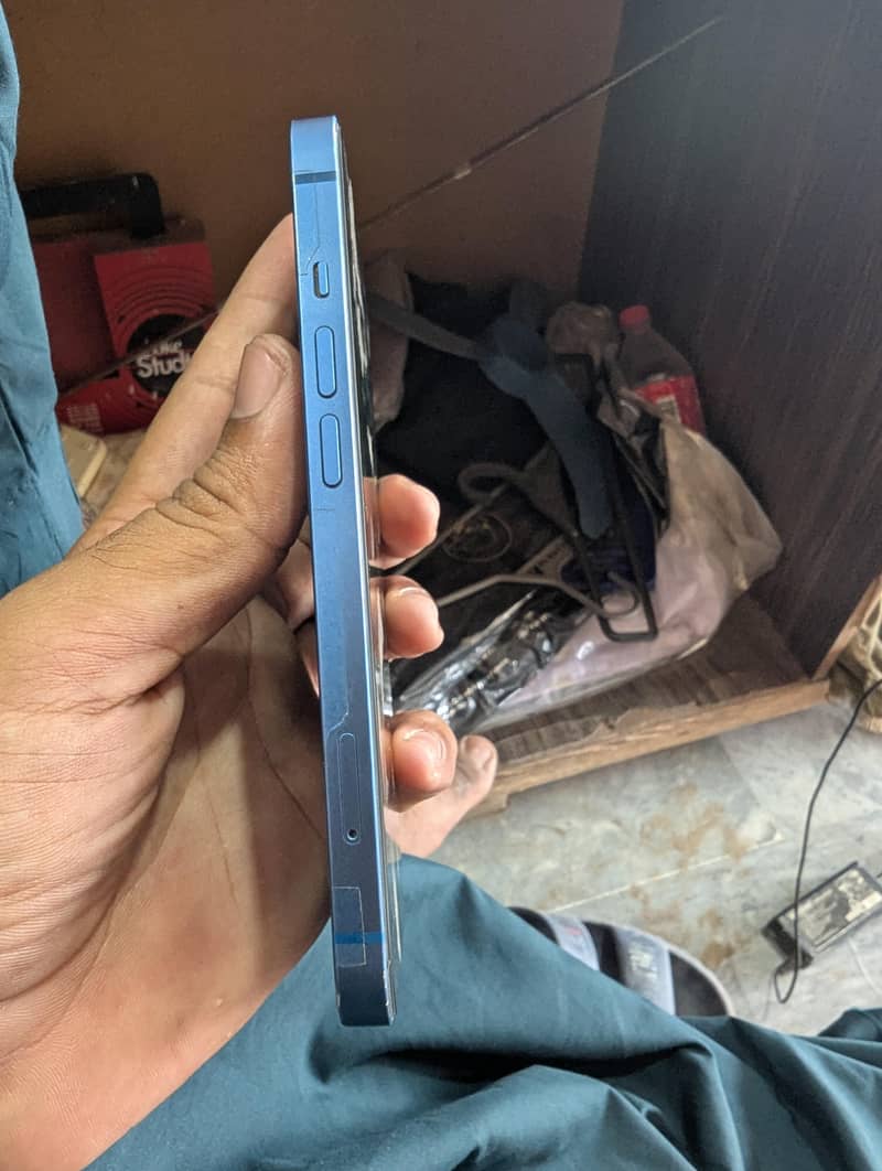 Apple iPhone 13 2