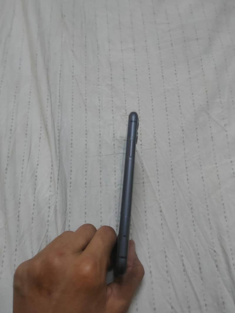 Apple iPhone 11 2