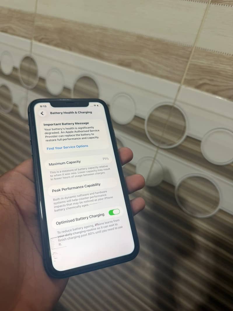 Apple iPhone 11 0