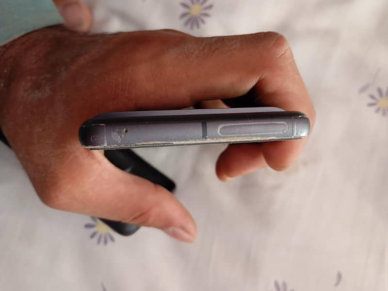 Google Pixel 7 4