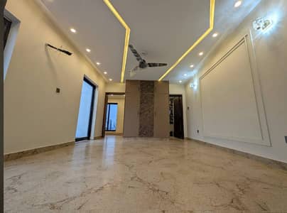 Lake City 5 Marla Beautiful House For Sale
