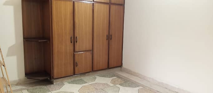 5 marla uper portion for rent in johar town phase 1
