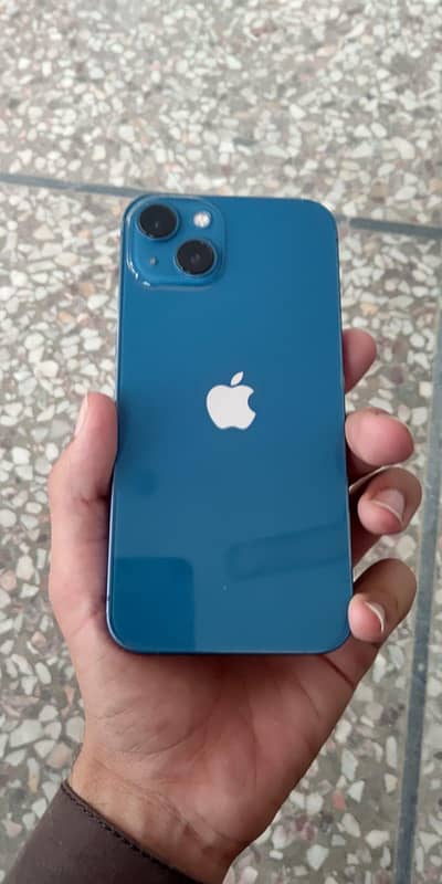 Apple iPhone 13