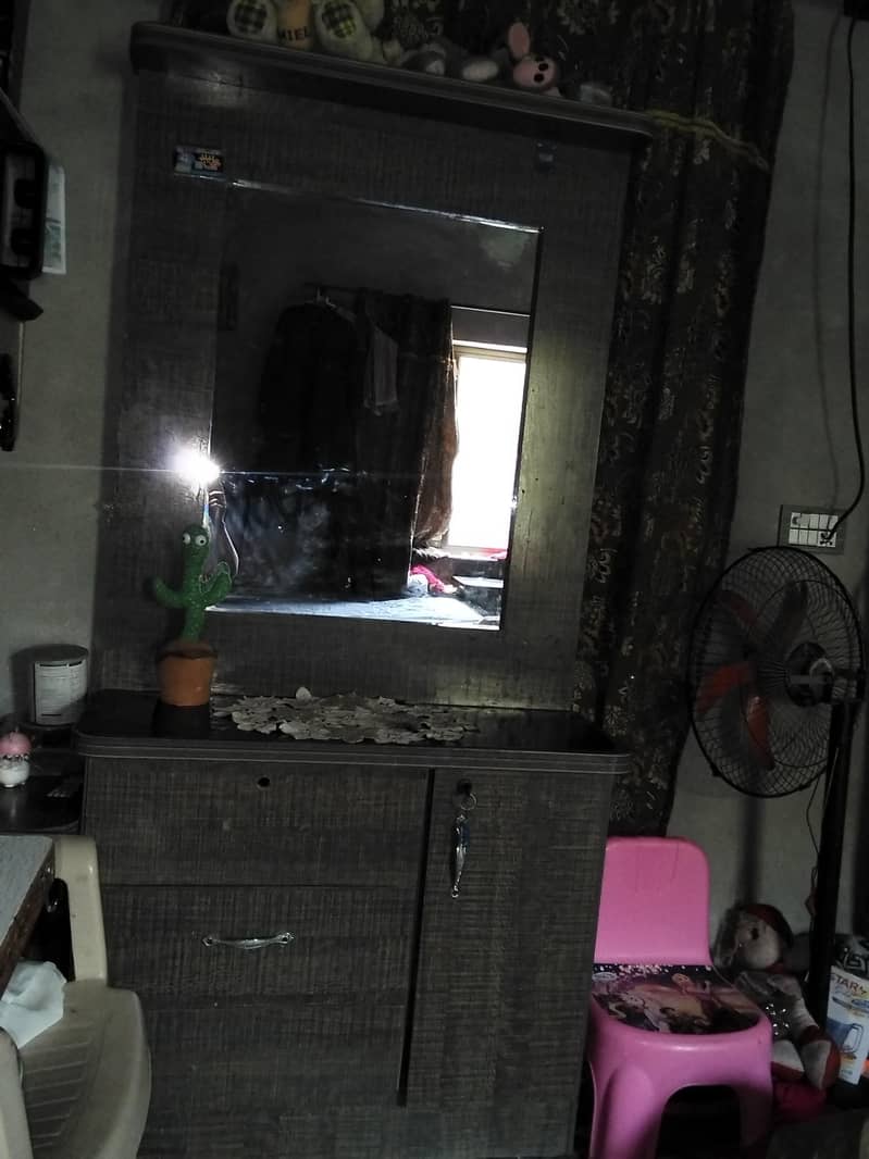dressing and side table 2