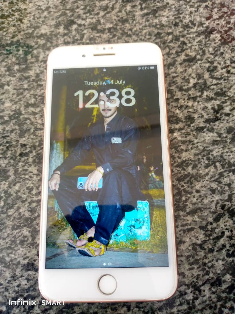 Apple iPhone 8 Plus 1