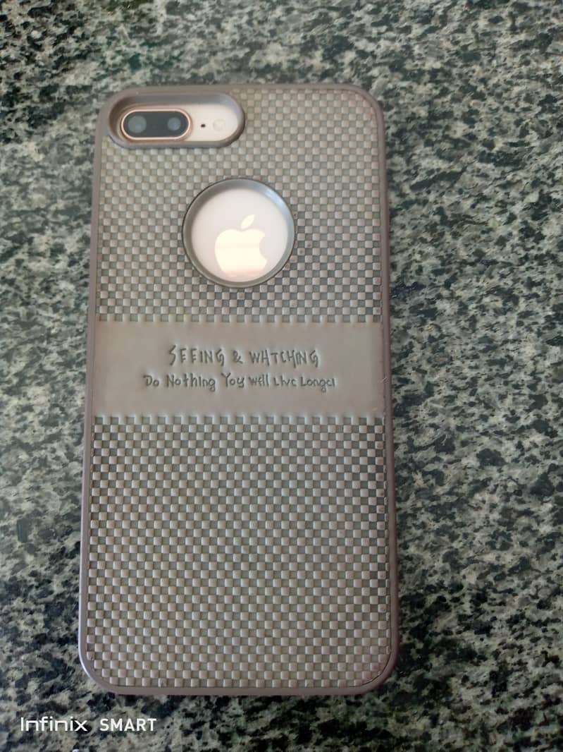 Apple iPhone 8 Plus 3