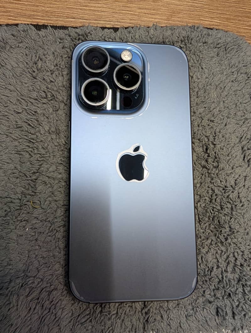 Apple iPhone 15 Pro 4