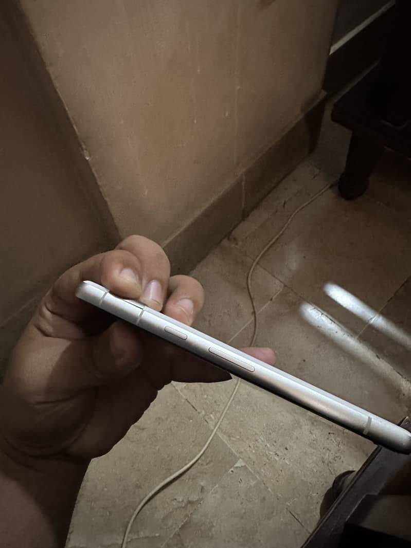 Google Pixel 7a 4