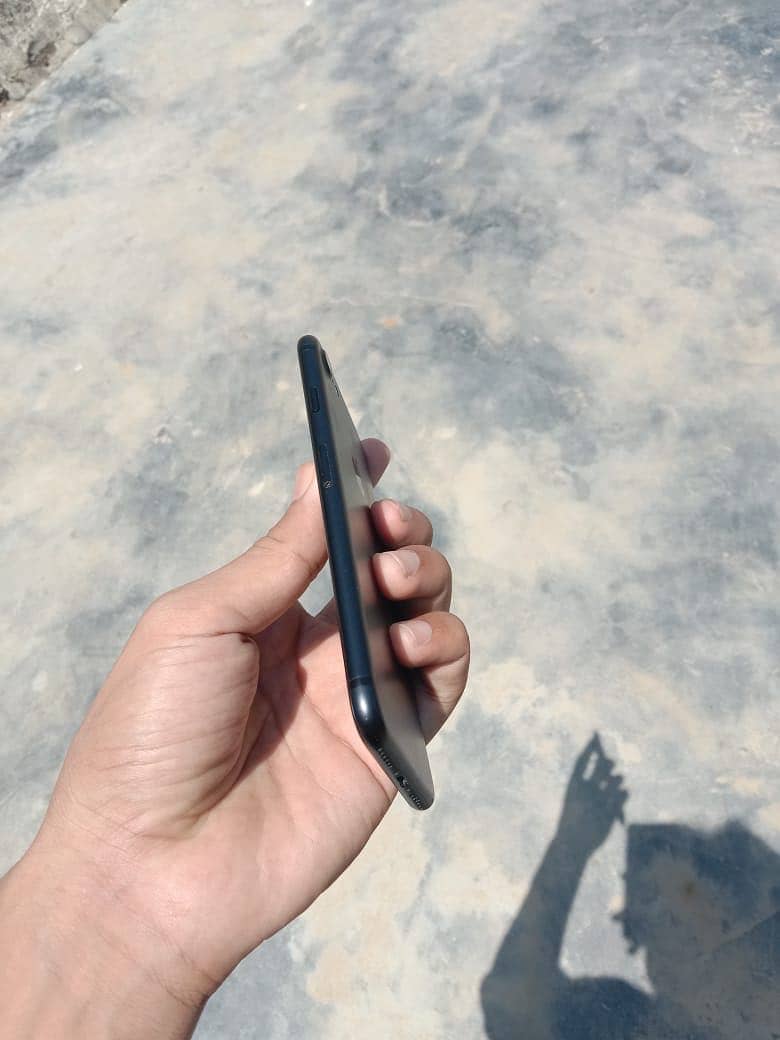Apple iPhone 7 2