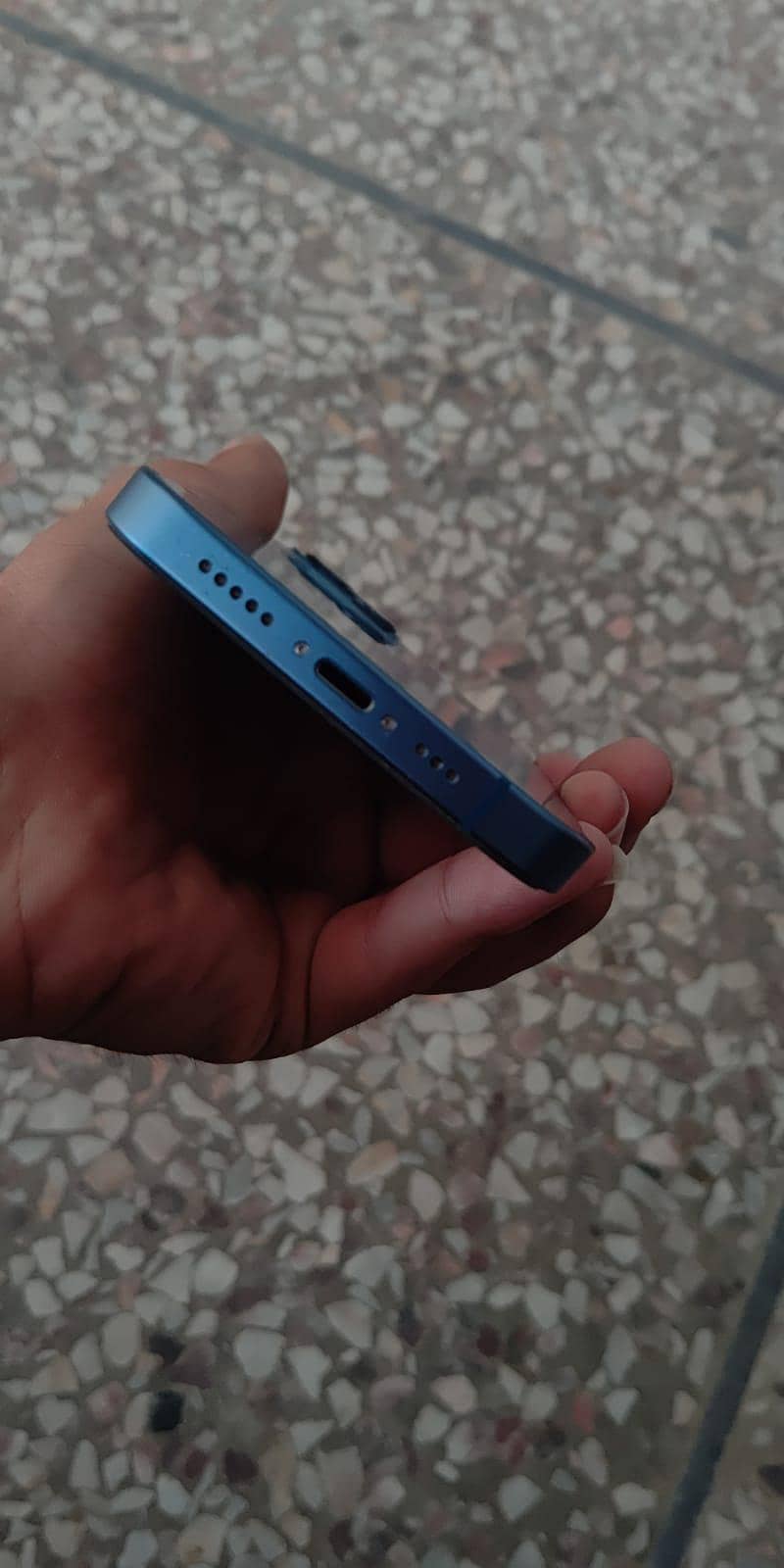 Apple iPhone 13 1