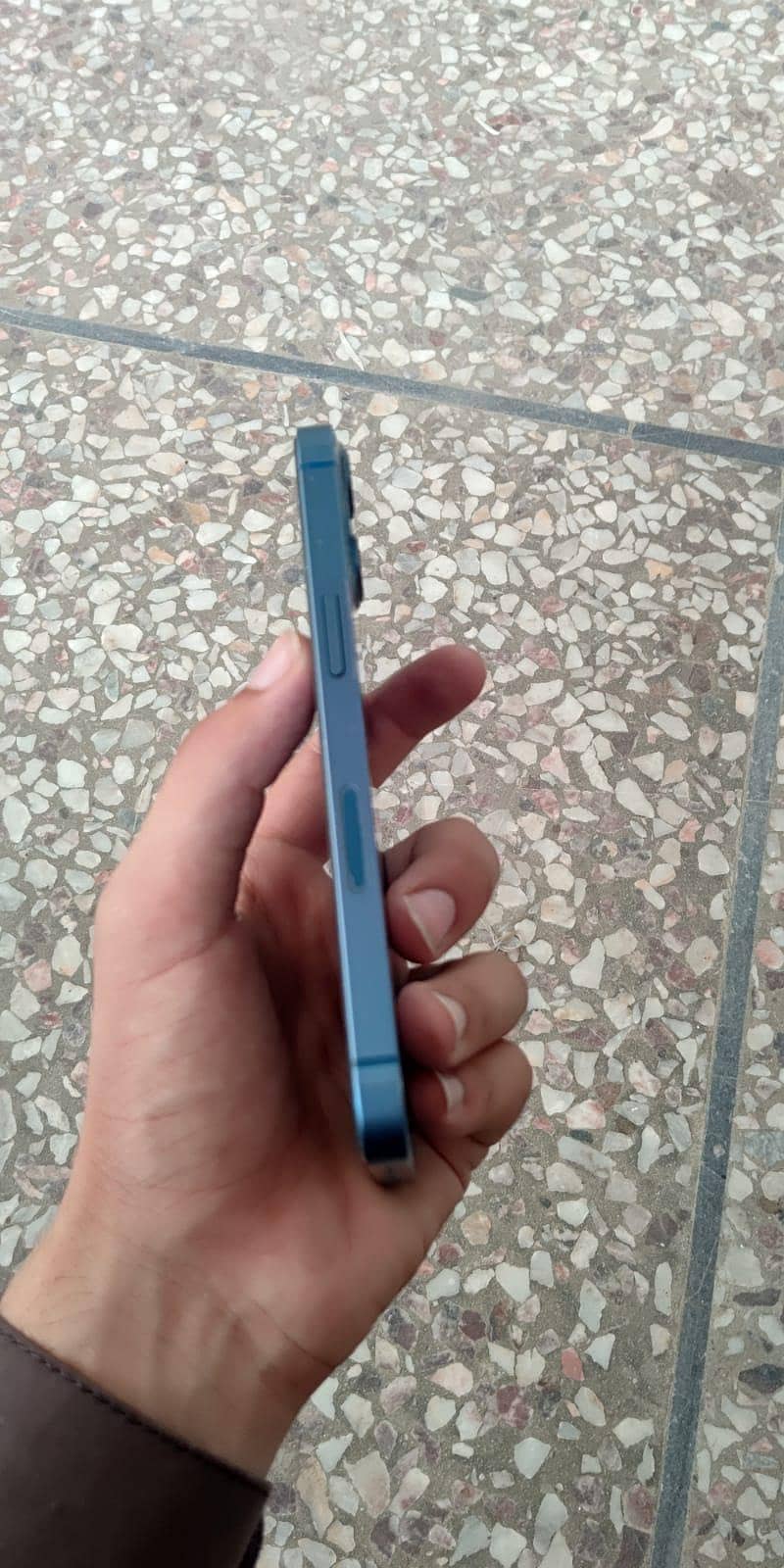 Apple iPhone 13 6