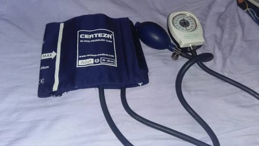CERTEZR CR-1004 Blood Pressure Monitor