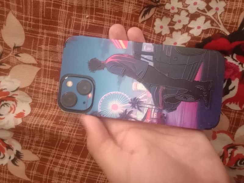 Apple iPhone 13 4