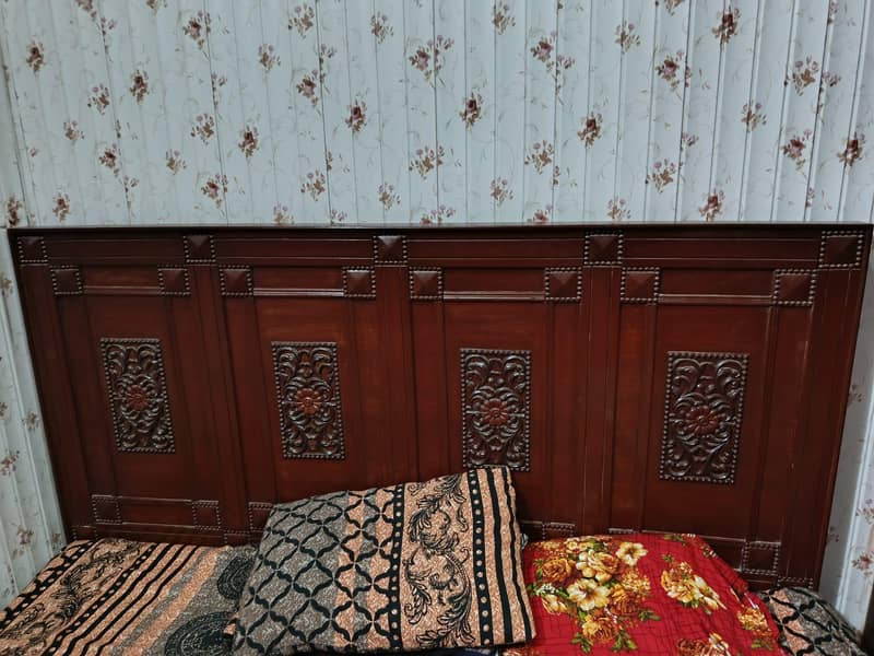 Bed in good condition 0