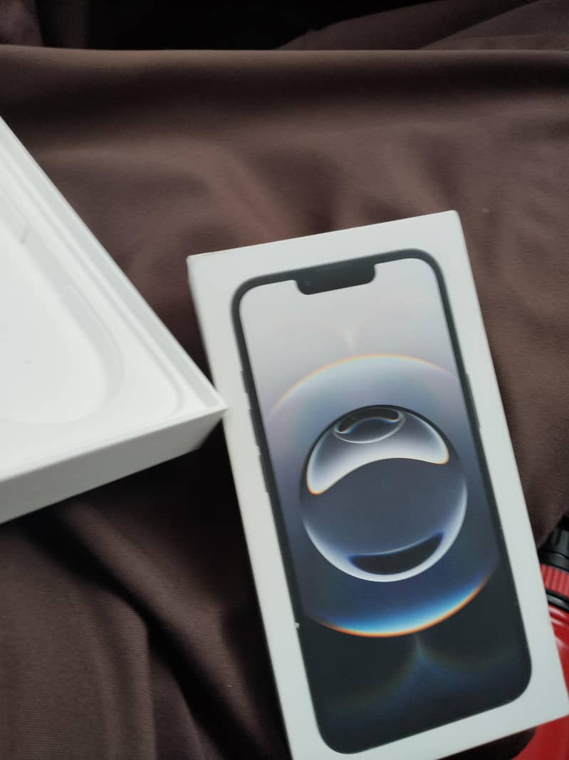 Apple iPhone 16e 1