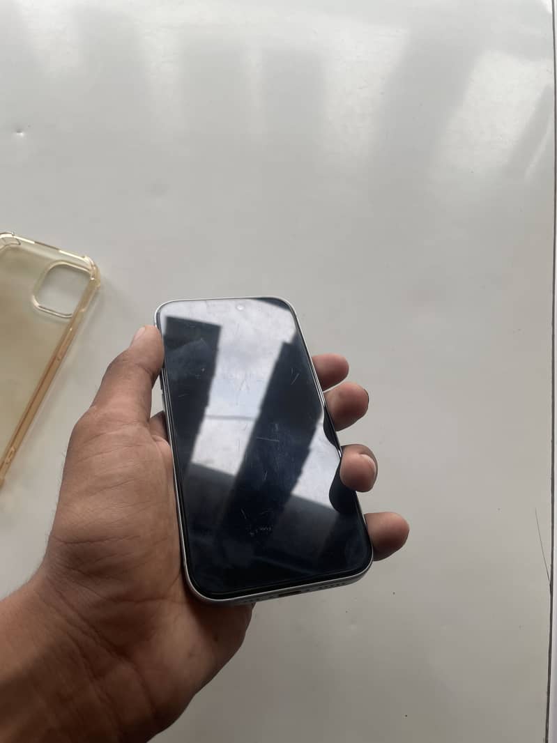 Apple iPhone 15 2