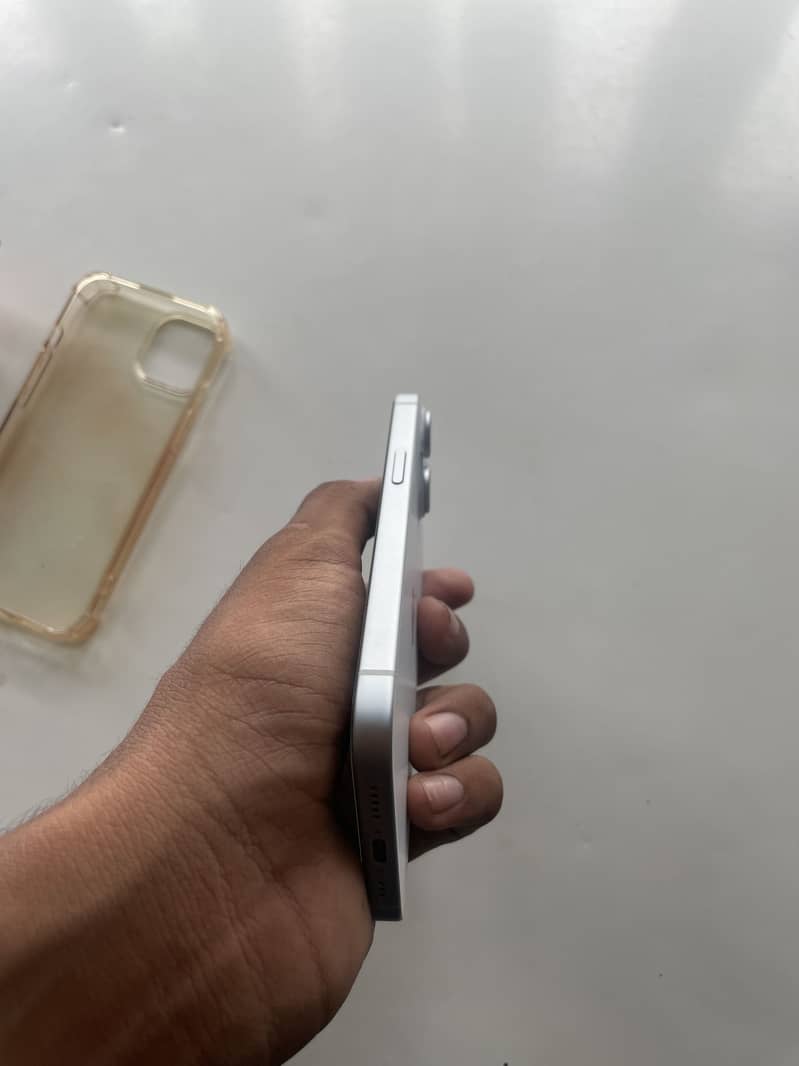 Apple iPhone 15 5
