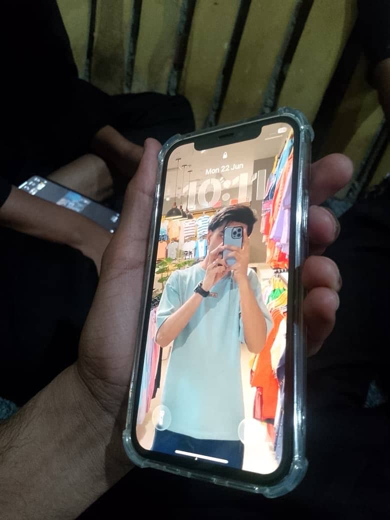 Apple iPhone 12 2