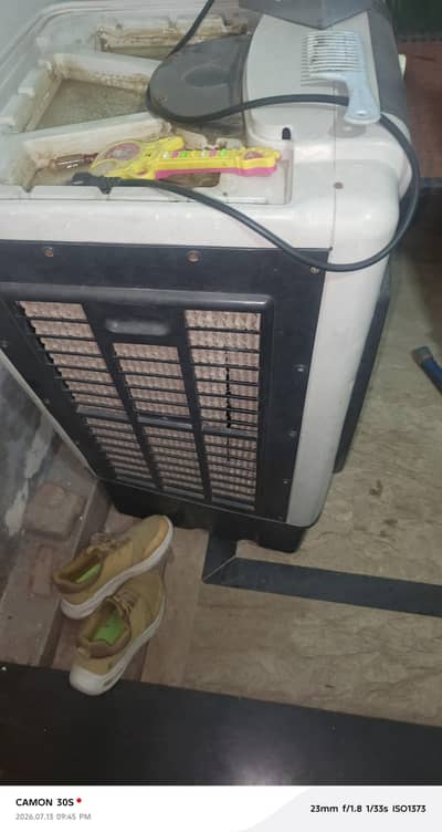 Ac/DC cooler