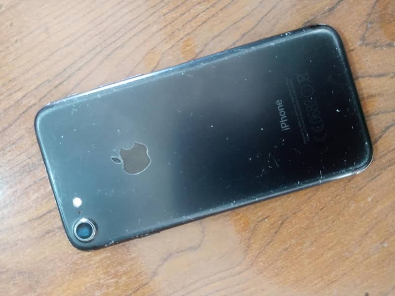 Apple iPhone 7 1