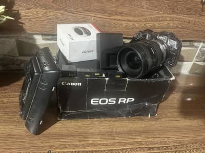 Canon Rp 4 Battery Viltrox mount lens Sigma 24/70 2.8 baby light