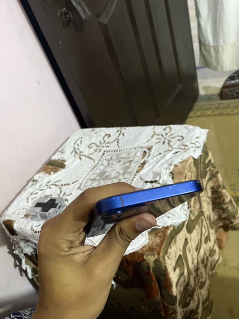 Apple iPhone 12 5