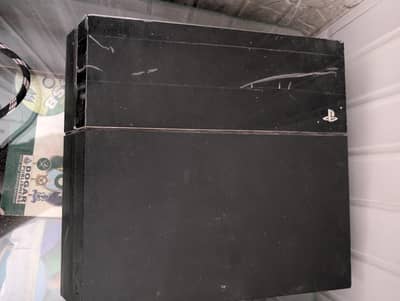 PS4 FAT 500GB WITH 3 CONTROLLERS