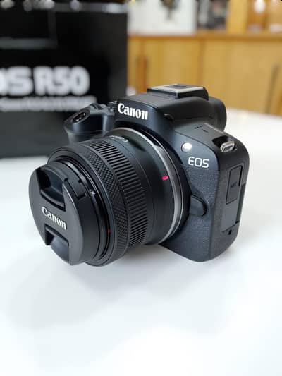 Canon eos R50 with 18-45mm Lens