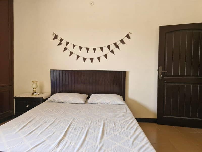 Double Bed with one Side table 1