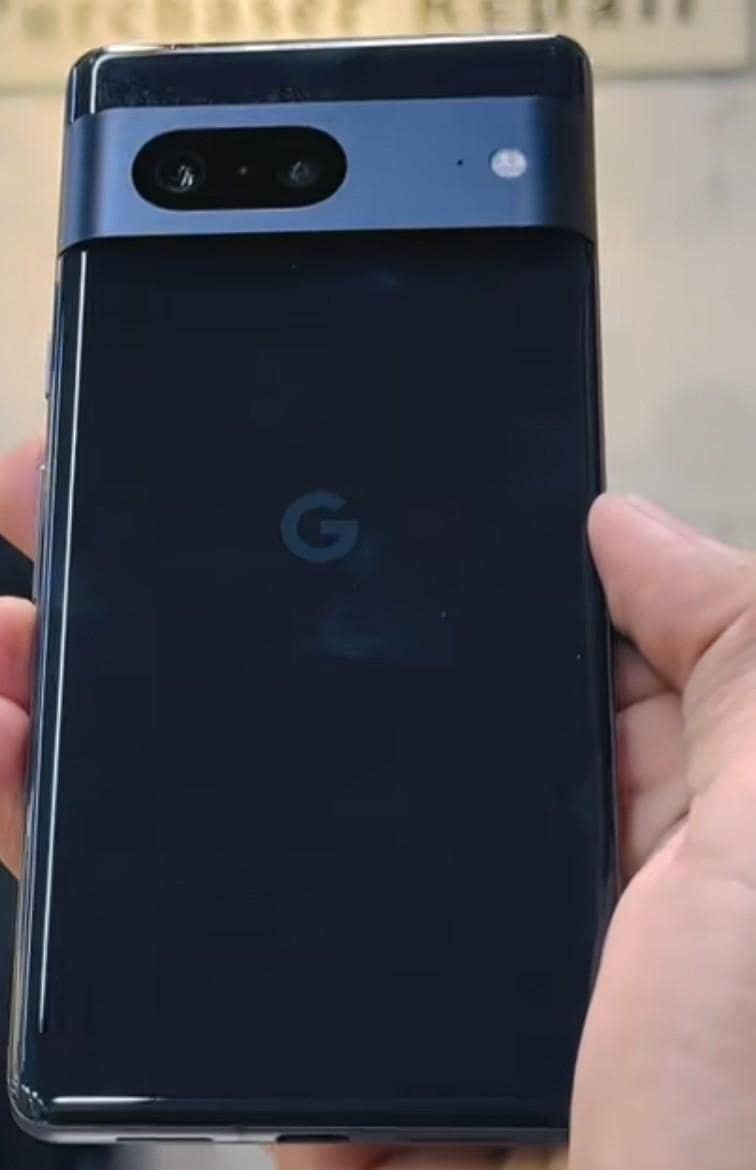 Google Pixel 7 black 1