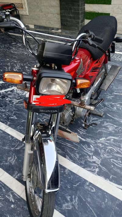 red colour CD 70.2020 model