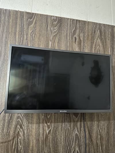 Ecostar 32 inches LED TV for sale