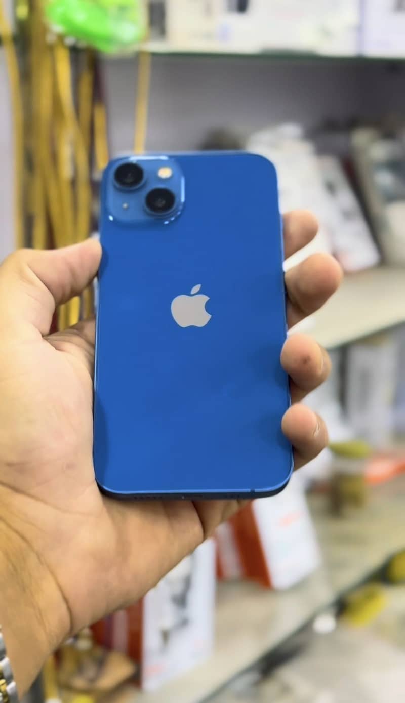 Apple iPhone 13 2