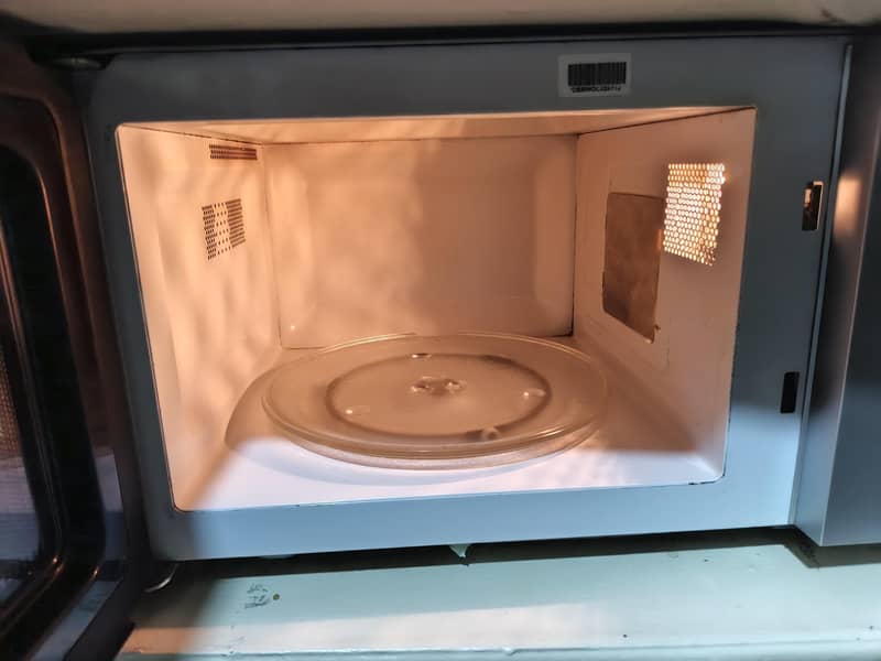 Dawlance Microwave 3