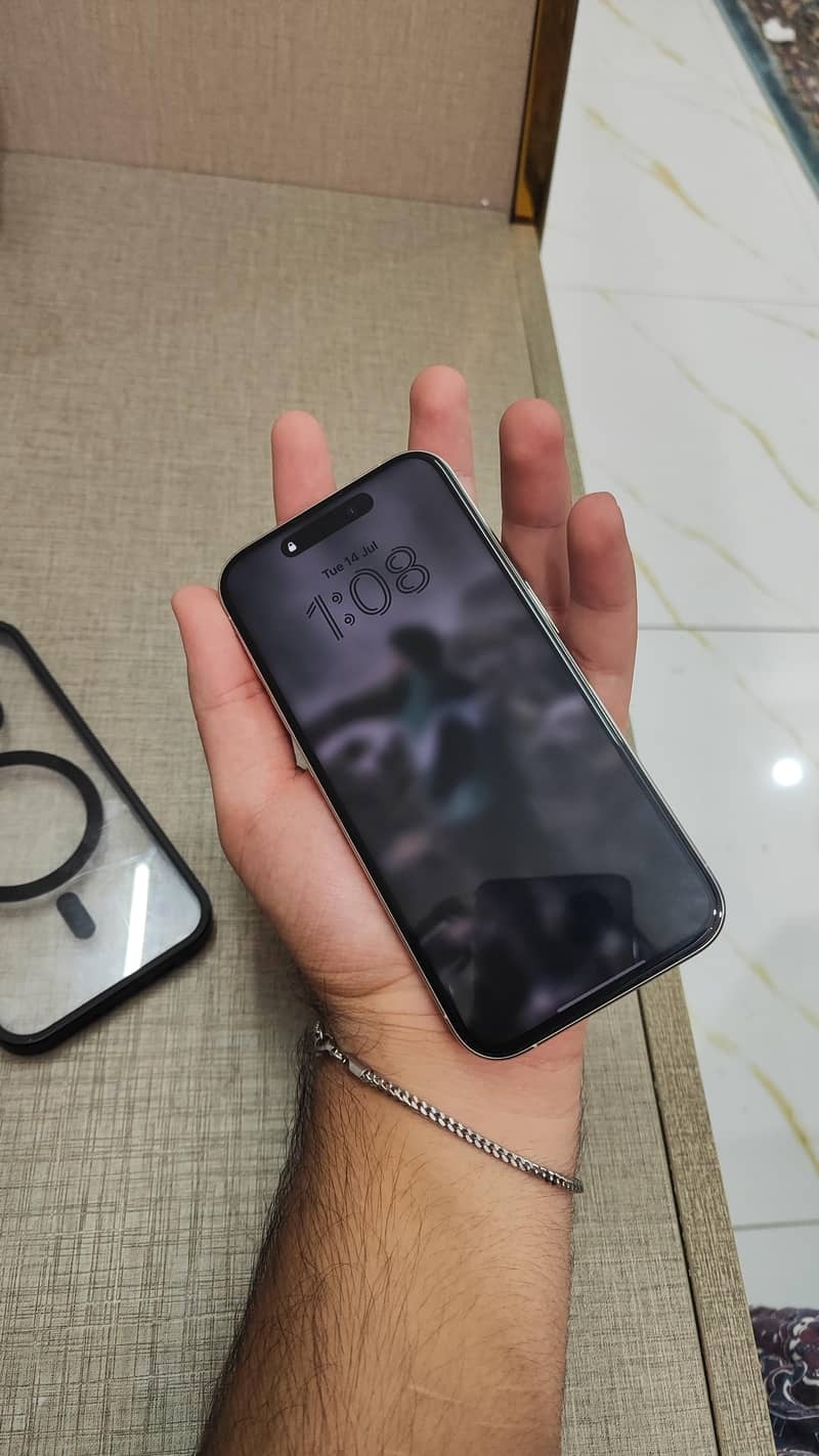 IPHONE 15 PRO 5