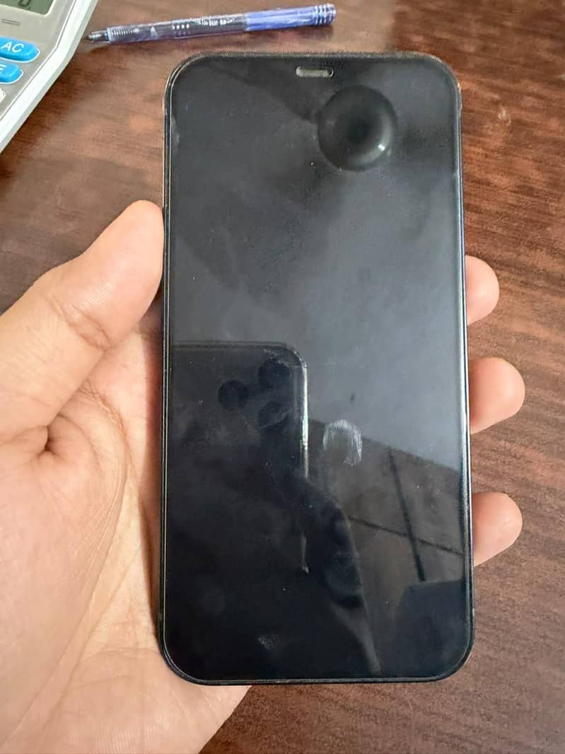 Apple iPhone 12 4